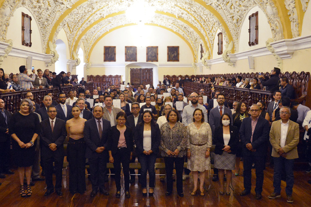 Entrega la rectora Lilia Cedillo 225 definitividades a trabajadores no académicos BUAP