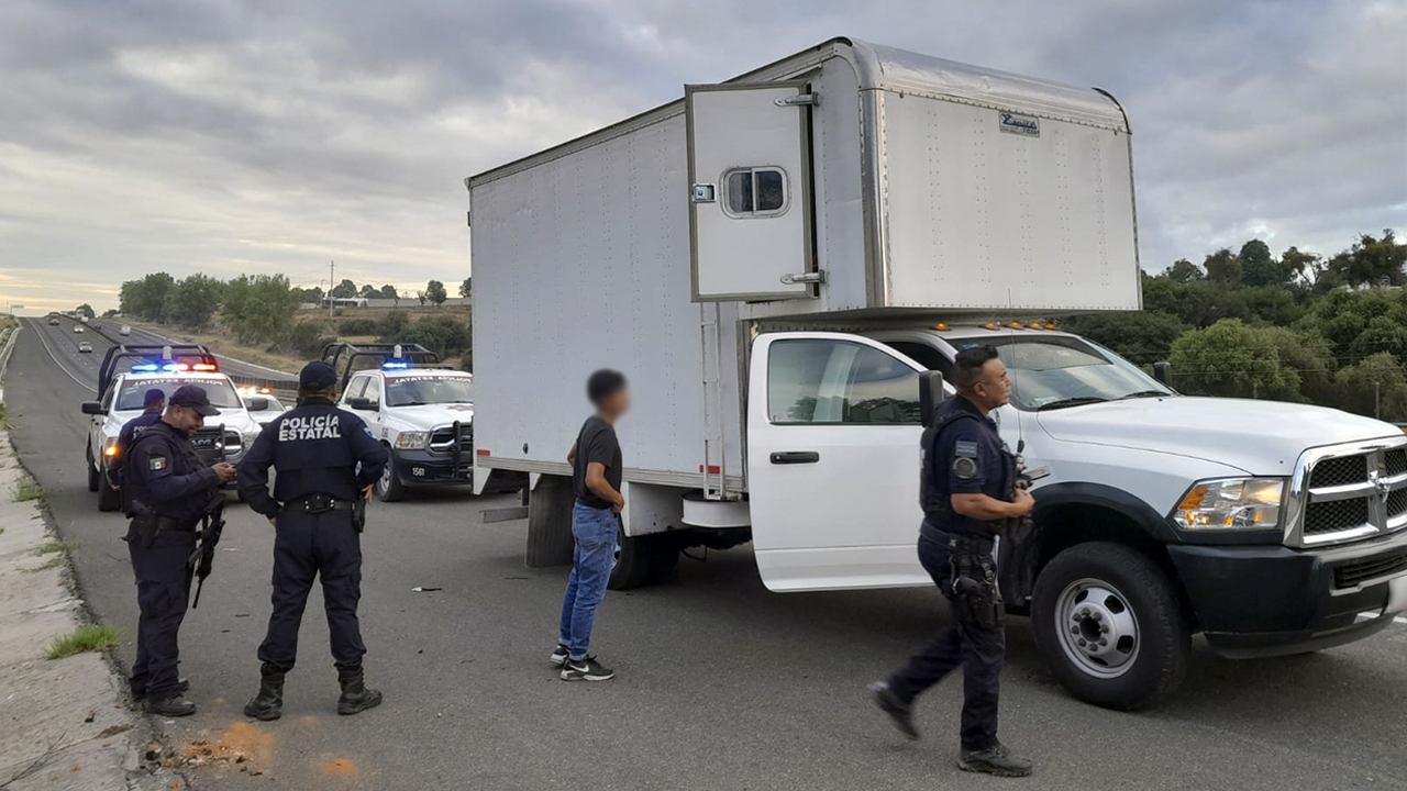 Frustran Policía Estatal y Guardia Nacional robo de camioneta en Texmelucan