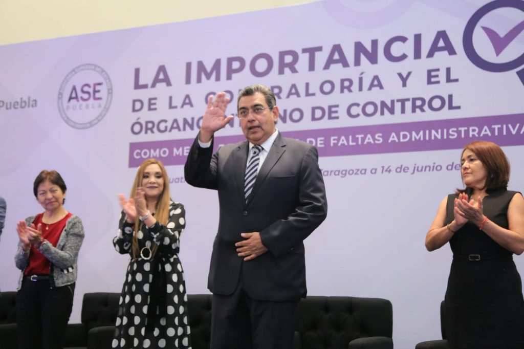 Fortalecer sus órganos de control, demandó el gobernador Céspedes Peregrina a ediles