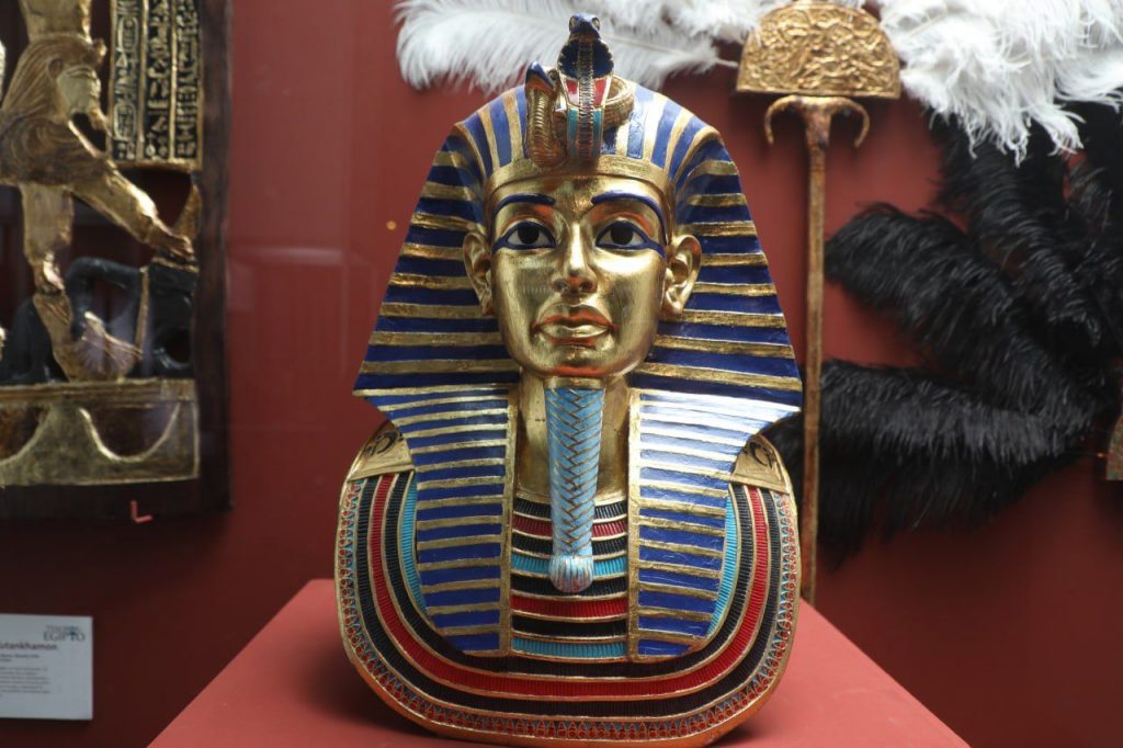 Presentan la exposición Tesoros de Egipto