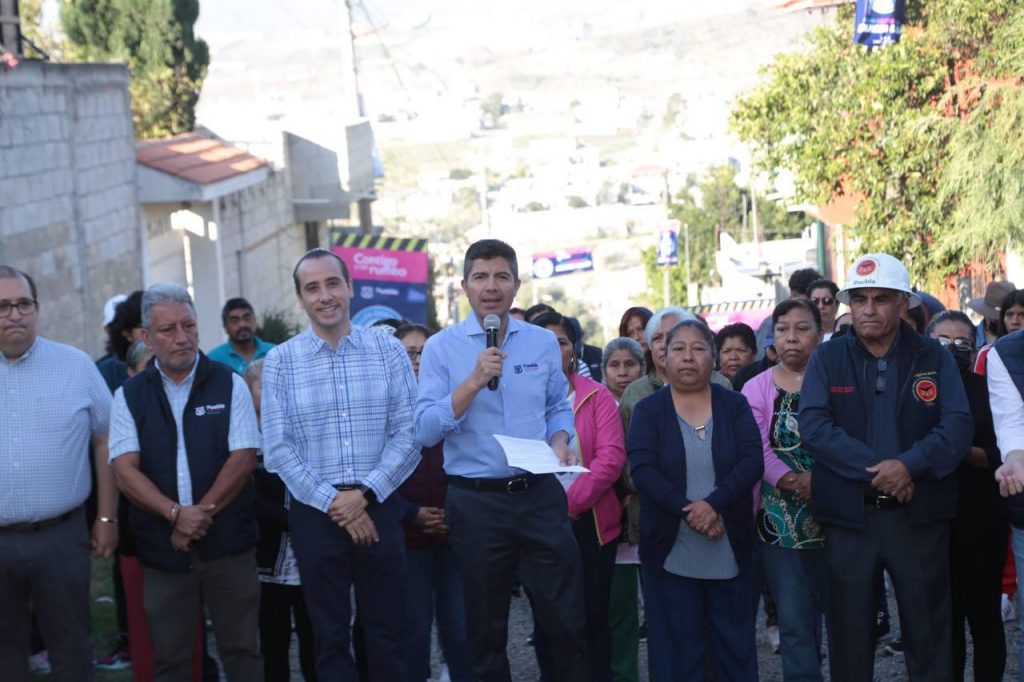 Rehabilitan calles en San Francisco Totimehuacan