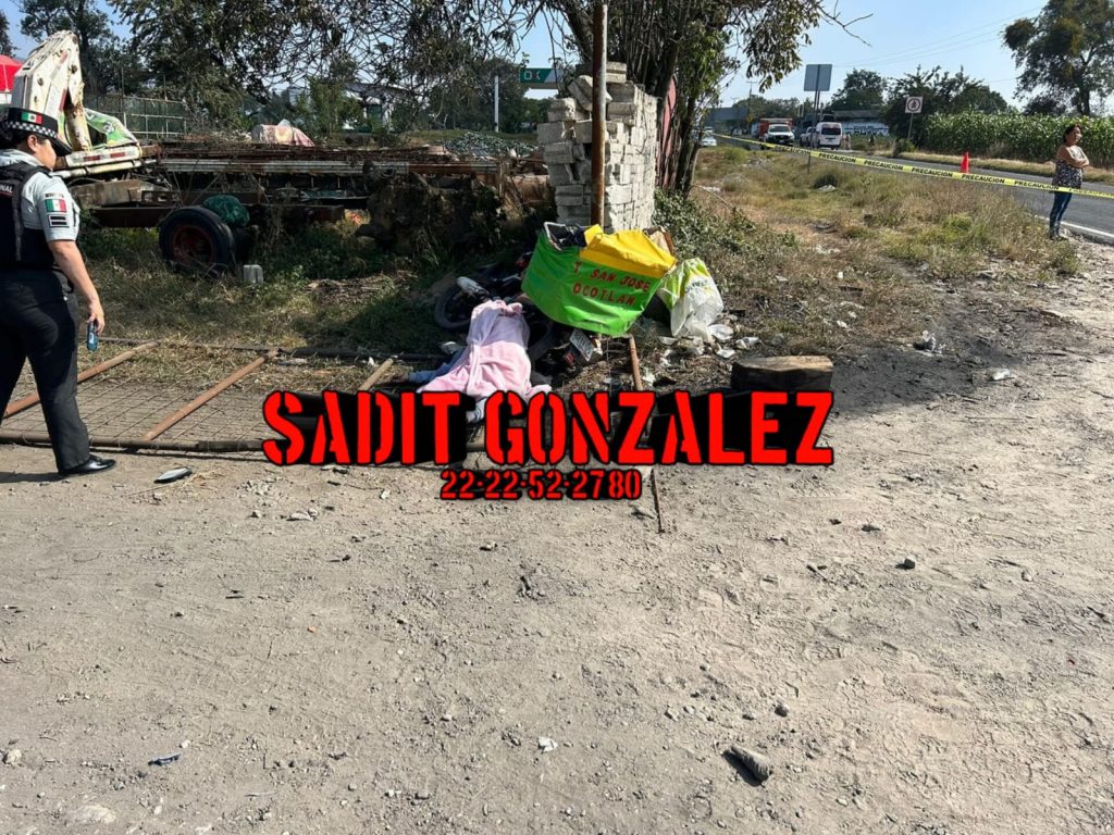 Murió motociclista al chocar contra la cerca de una casa en Tlatlauquitepec