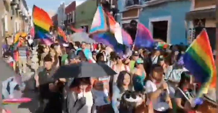 Video desde Puebla: Sin incidentes, la marcha por el orgullo LGBTT