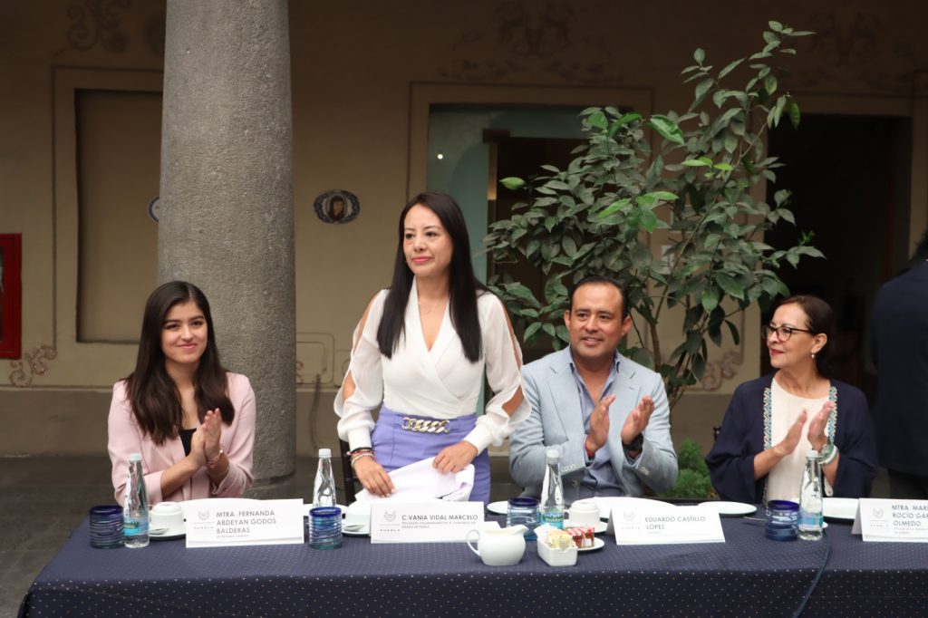 Celebran a trabajadores administrativos del Congreso; se busca erradicar al machismo y al “macho” en la LXI Legislatura: Eduardo Castillo.