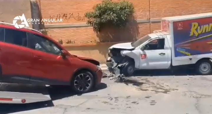 Video desde Puebla: Robó camioneta, pero la chocó en la huida