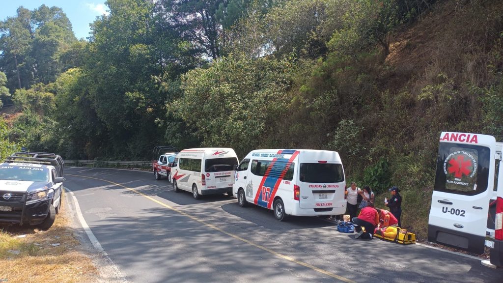 Dos personas lesionadas, saldo de accidente en Tlatlauquitepec