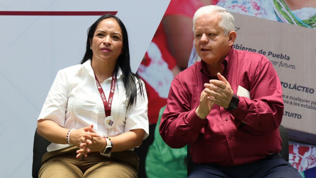 Secretaria del Bienestar entregó 800 apoyos a familias de escasos recursos en Teziutlán