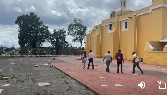 Video desde Puebla: Explota pirotecnia en la iglesia de Aparicio