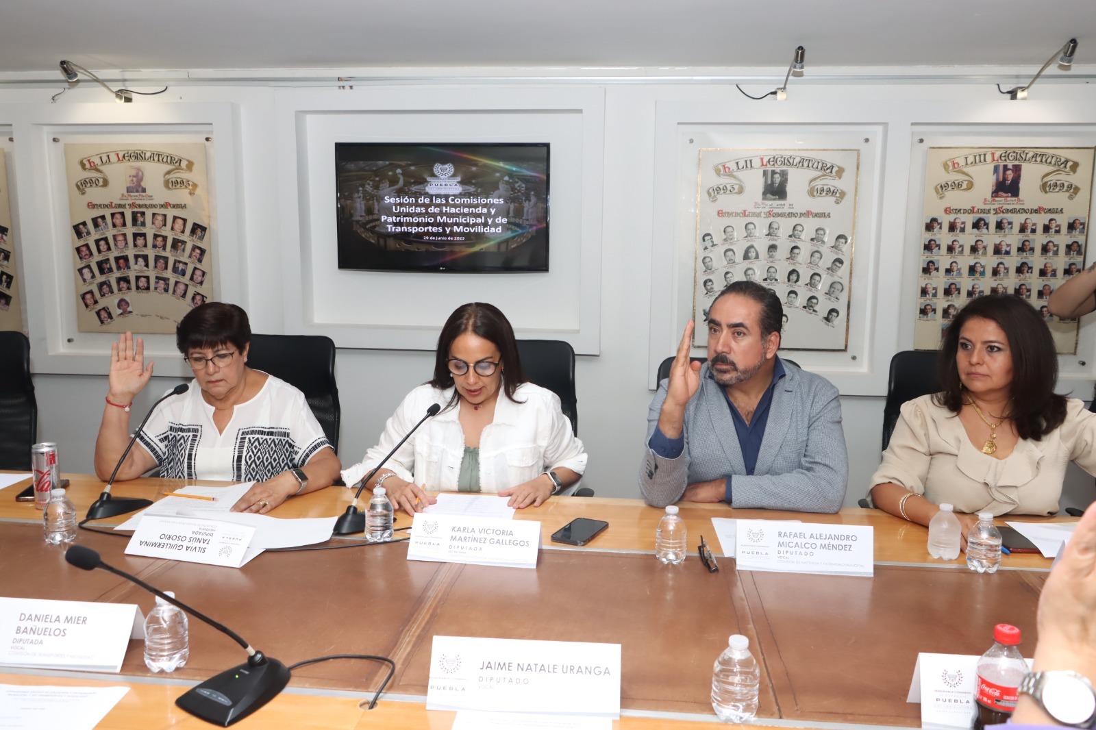 Comisiones unidas del Congreso citan a comparecer al director de Carreteras de Cuota de Puebla.