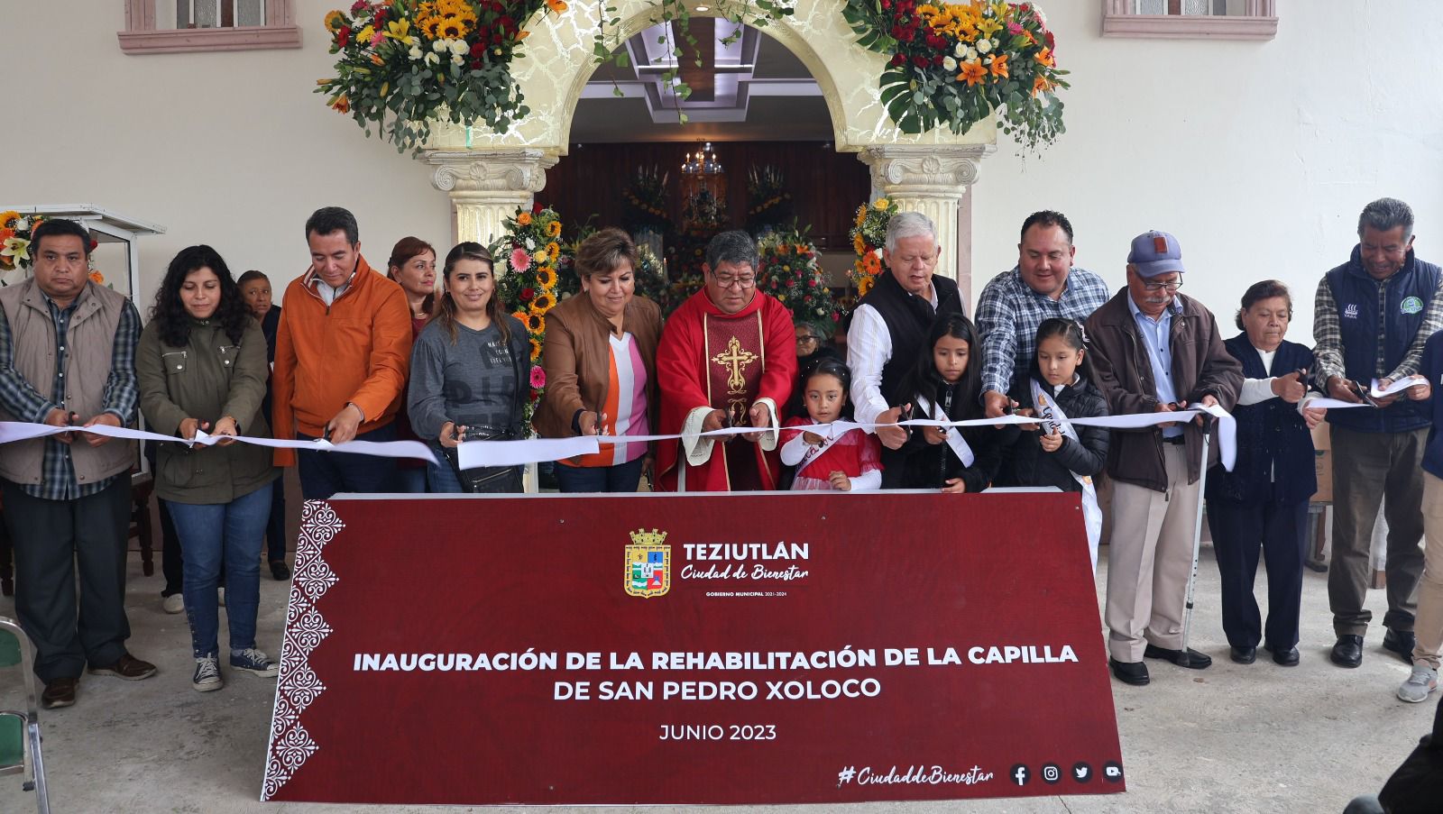Carlos Peredo cortó el listón inaugural de la rehabilitación de la Capilla de San Pedro Xoloco