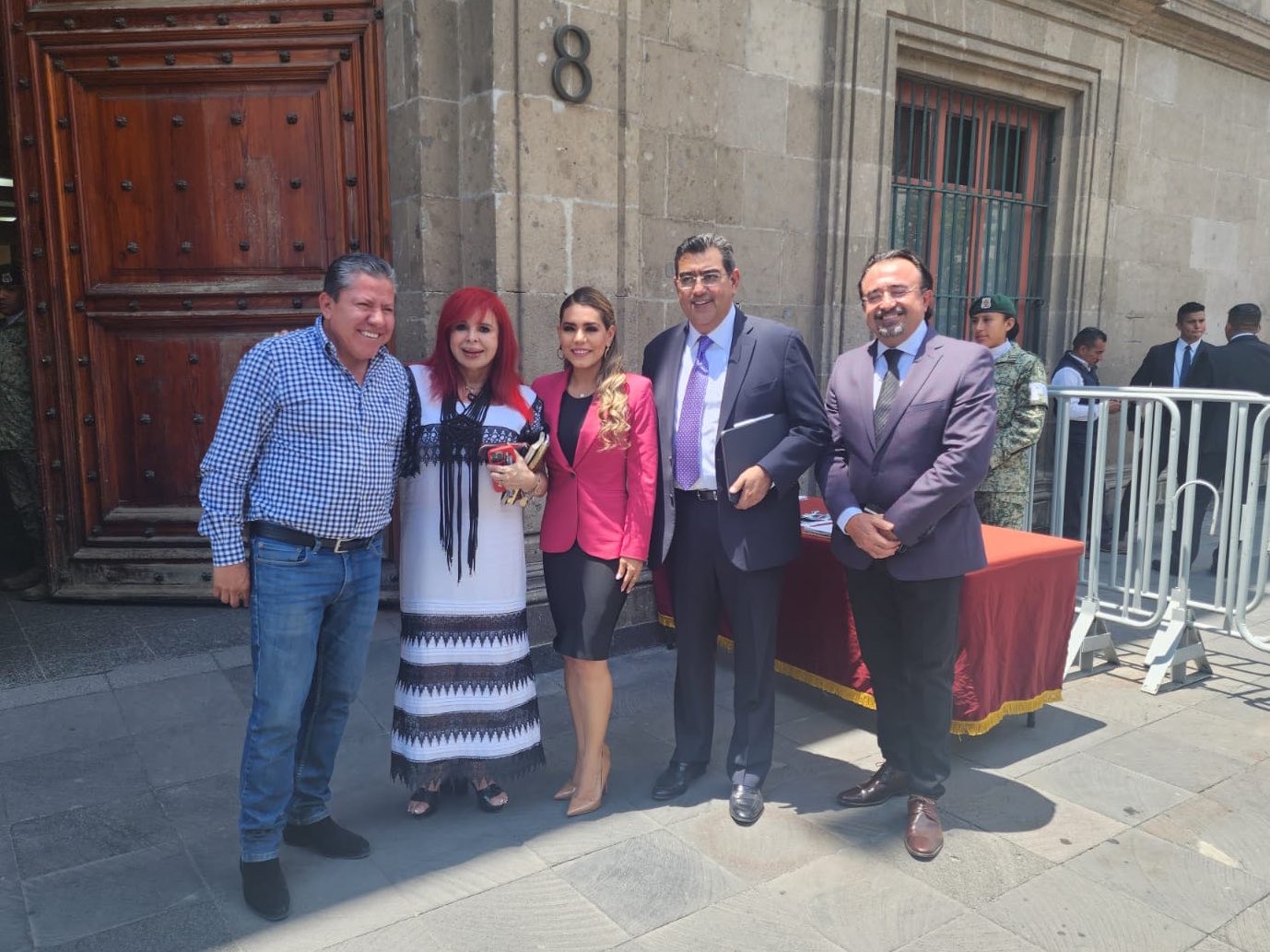 Se reúne Sergio Salomón con AMLO y gobernadores