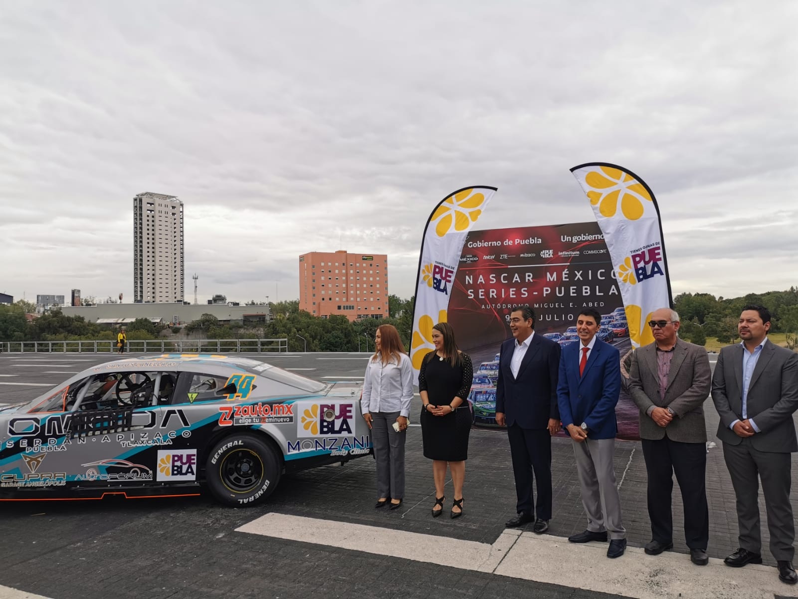 Se presentó la sexta fecha de Nascar México con la presencia del gobernador de Puebla, Sergio Salomón Céspedes