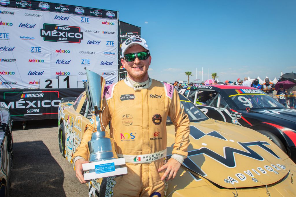 Rodrigo Rejón dominó el Óvalo Aguascalientes México en NASCAR Challenge