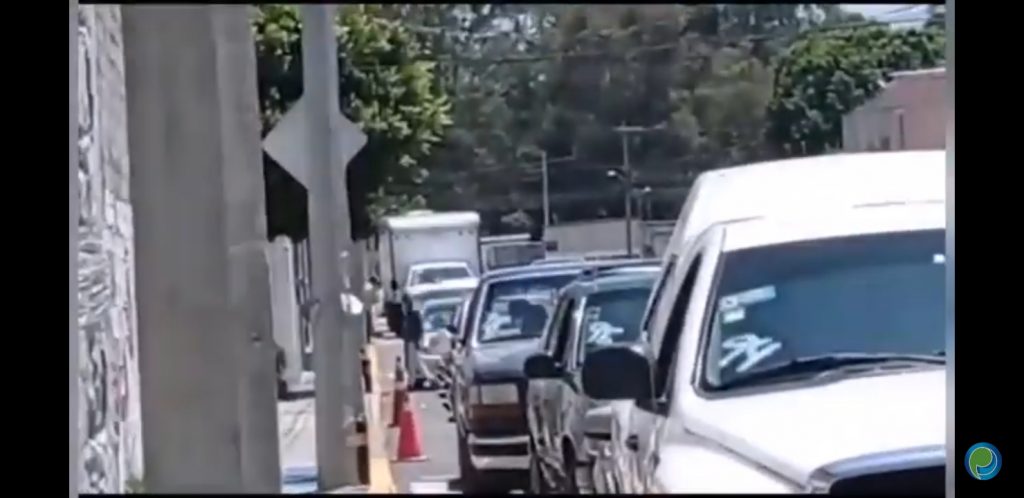 Video desde Puebla: Conductores saturan verificentros
