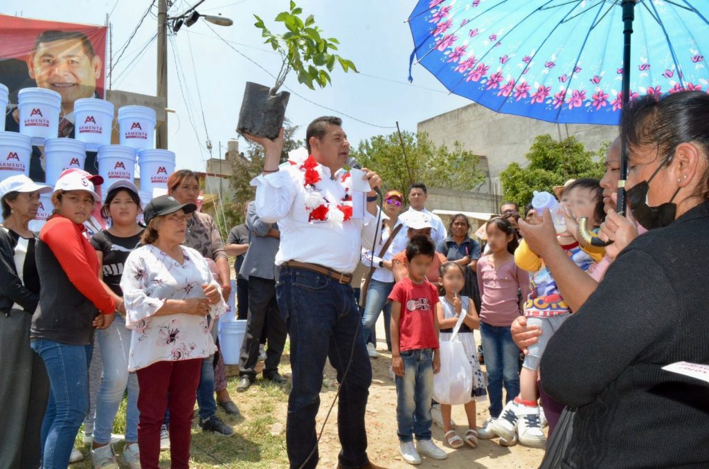 Alejandro Armenta sigue con recorridos en Puebla capital