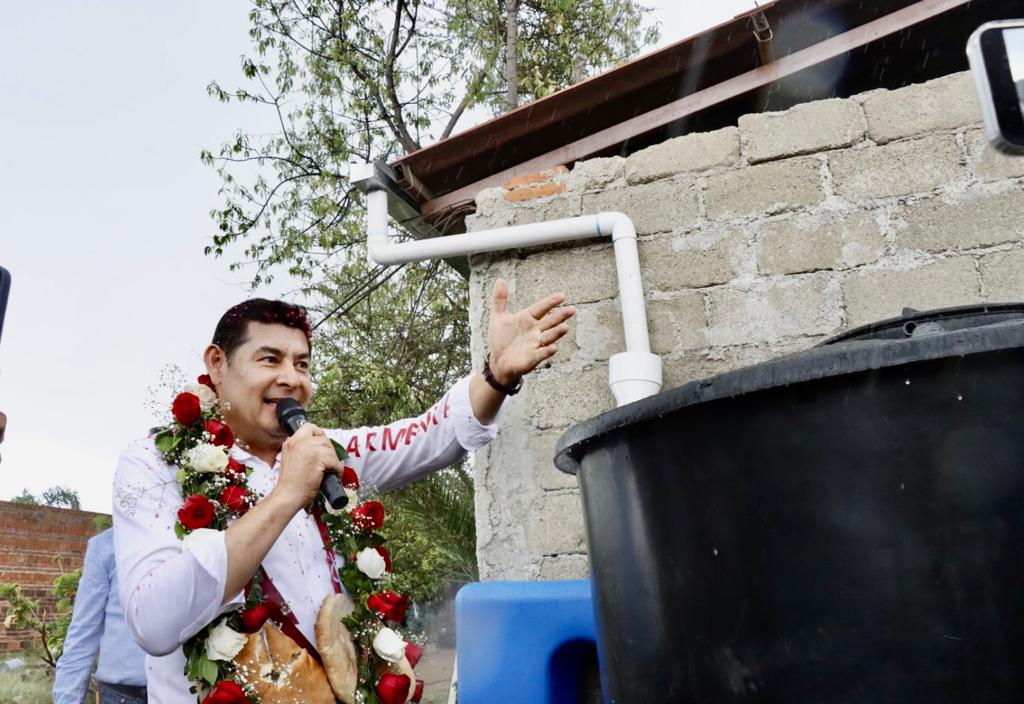 Armenta da solución a desabasto de agua por amor a Puebla