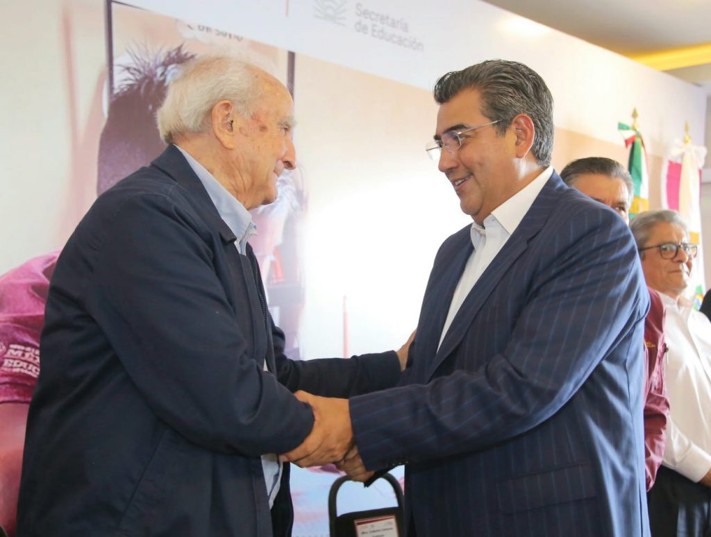 Video: En Puebla, se respalda la política educativa del Conafe, aseveró el gobernador Sergio Salomón Céspedes