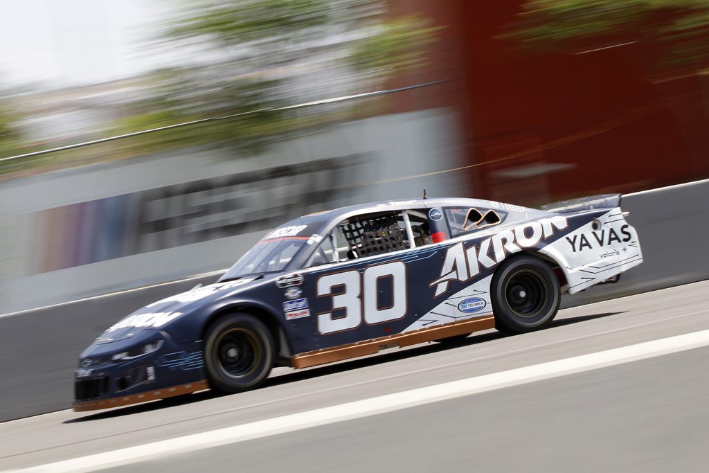 Rogelio y Eloy por la supremacía regia en la séptima cita de NASCAR México