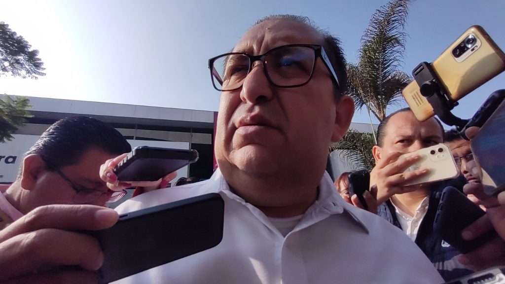 Más de 3 mil solicitudes para pavimentar calles: Vélez Tirado