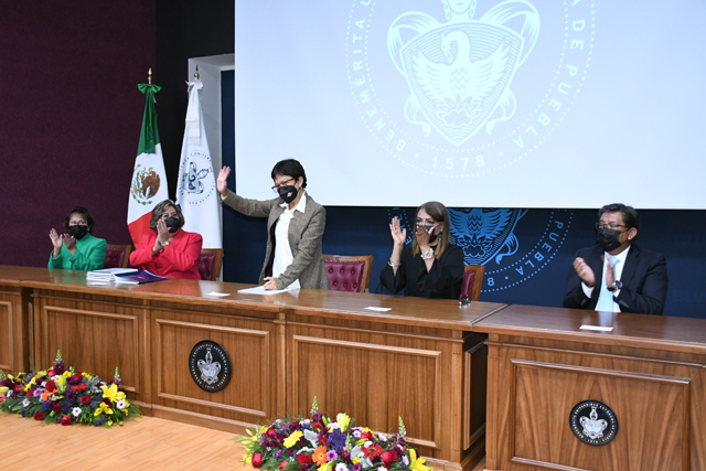 Celebra la Rectora Lilia Cedillo el crecimiento de la Facultad de Contaduría Pública BUAP