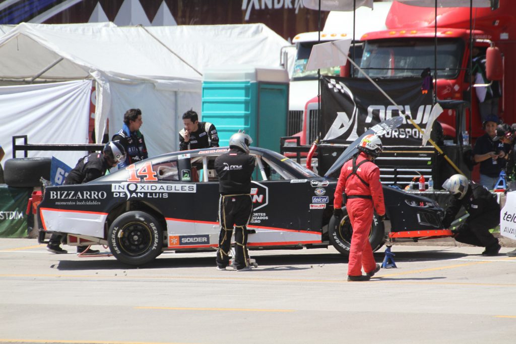 Más bizzarro que nunca, llegará Alex De Alba a la sexta fecha de NASCAR Challenge en Puebla
