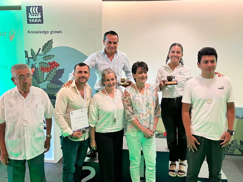 Cafetaleros de Puebla y Veracruz ganan certamen Champion Program Coffe