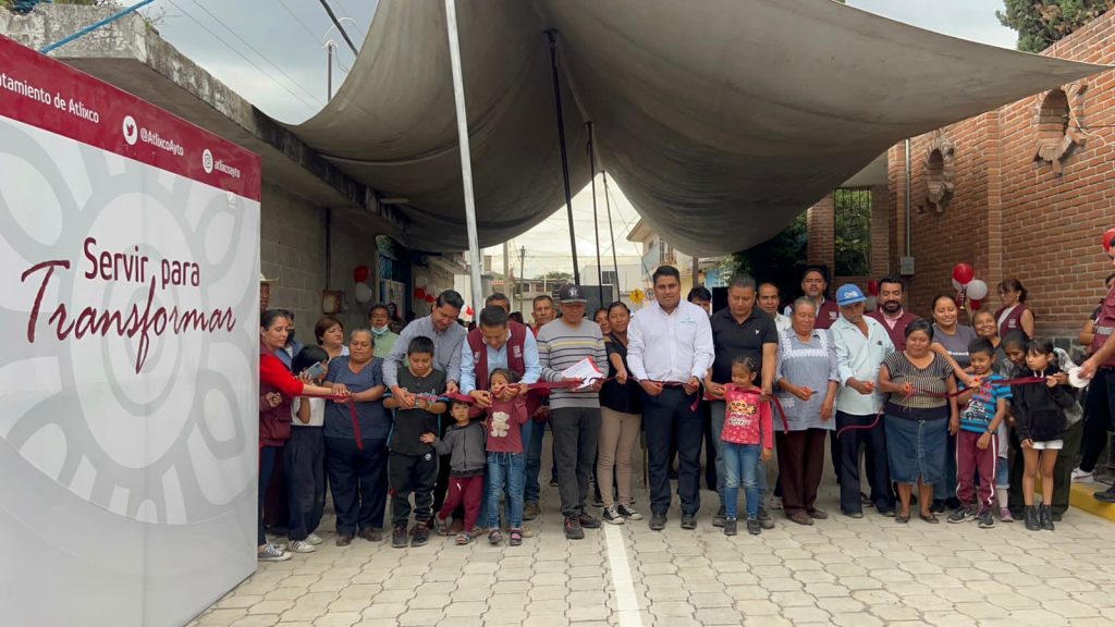 Ariadna Ayala realiza obras en juntas auxiliares de Atlixco