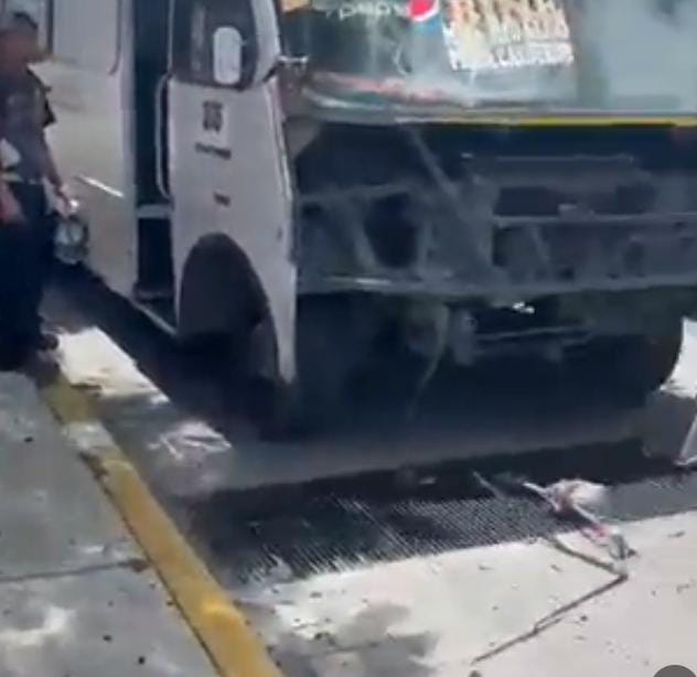 Video desde Puebla: Accidente en Calzada Ignacio Zaragoza dejó dos heridos