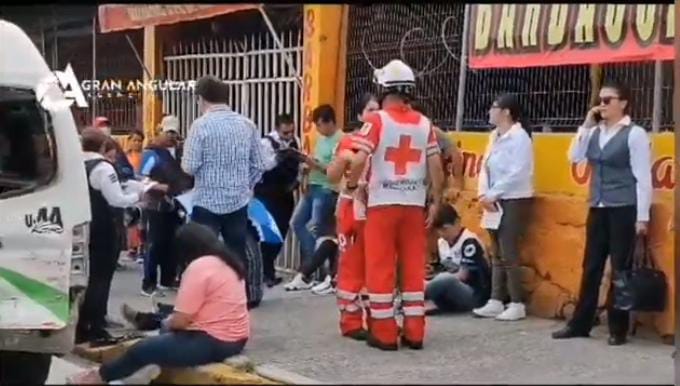 Video desde Puebla: Al menos 15 lesionados por accidente entre dos unidades de transporte público
