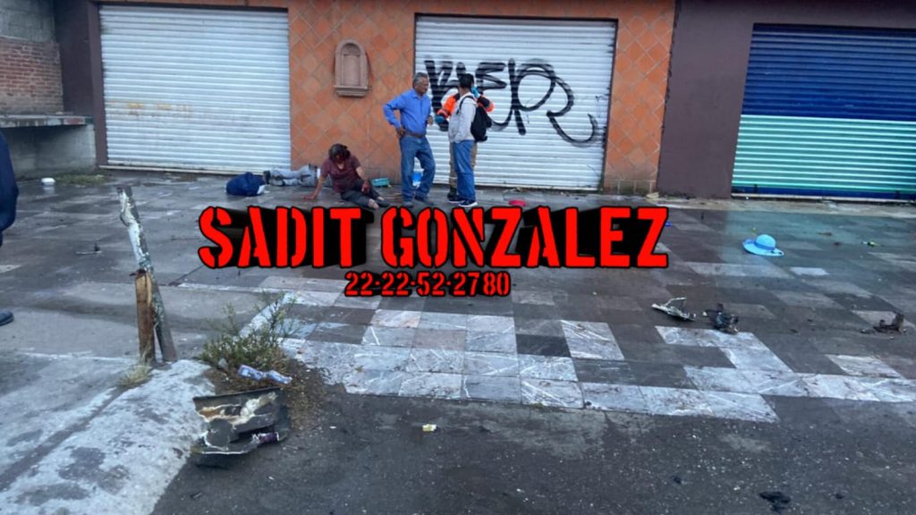 Choque entre autobús AU y camioneta deja 5 lesionados en Amozoc