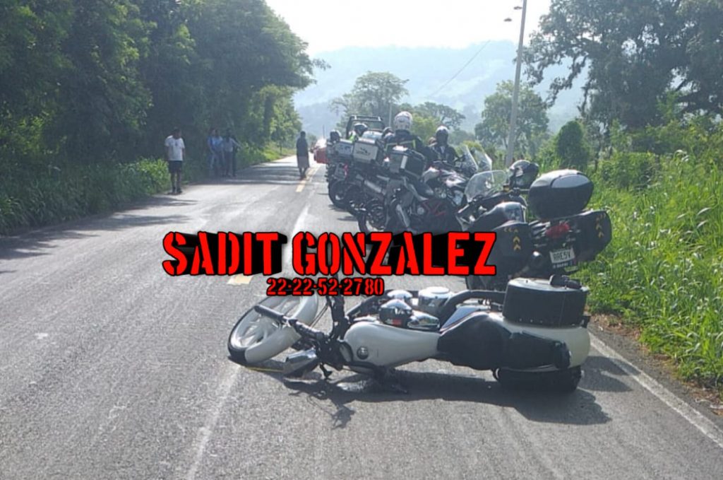 Muere motociclista al impactarse contra otra motocicleta en Jalpan