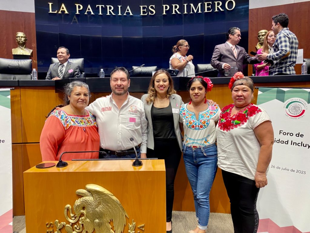 Chiles en nogada de San Nicolás de los Ranchos, reconocidos en el Senado de la República