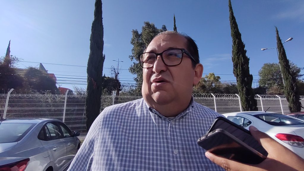 Ayuntamiento gana amparos para seguir el retiro de bolardos: Vélez