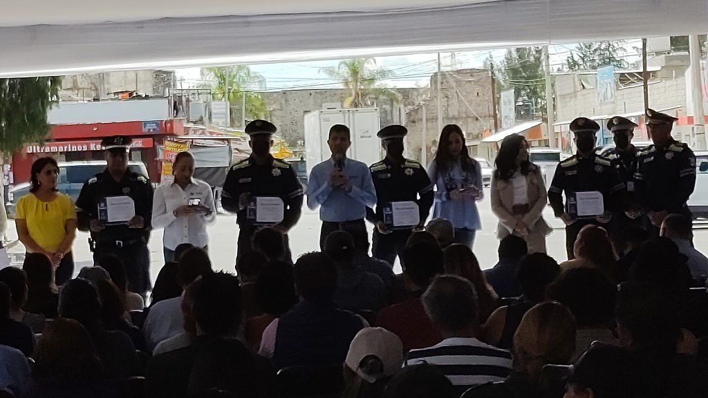 Eduardo Rivera reconoce a policías municipales por detención a personas que participaron en asalto a tienda de deportes