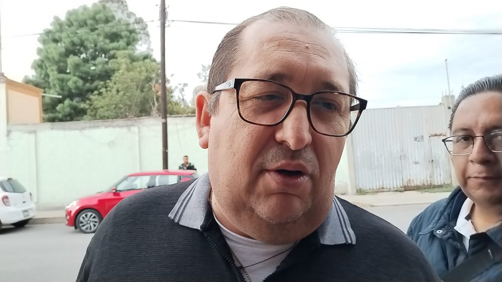 3 poniente, entre la 16 de septiembre y 3 sur. podría ser de doble sentido: Vélez