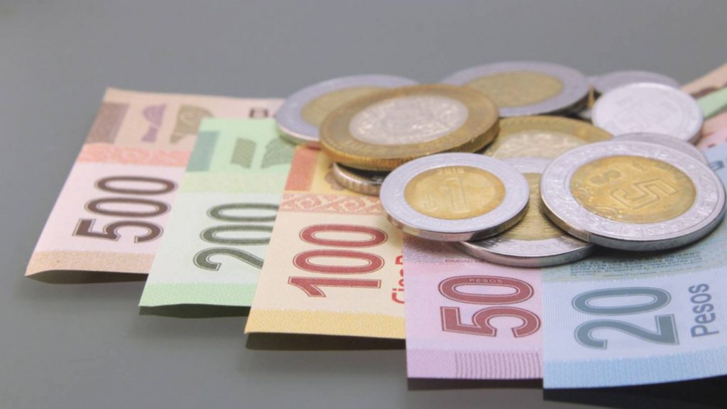 Expertos destacan pros ​y contras del “superpeso”