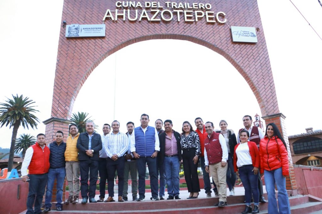 Gobernador Sergio Salomón sostuvo una reunión de trabajo con el alcalde César Ramírez Hernández