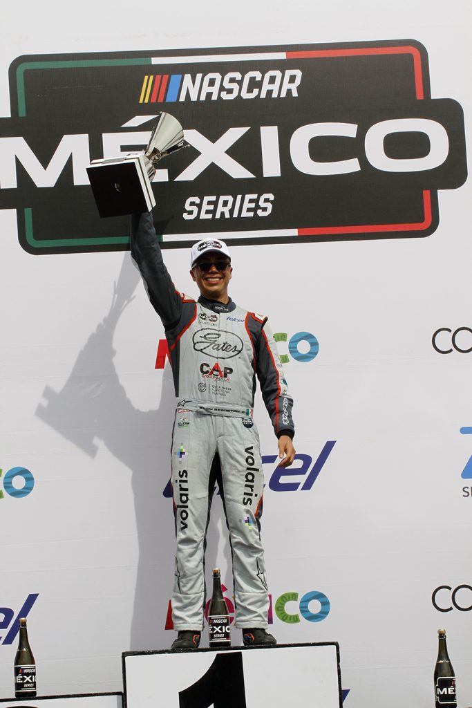 Eloy Sebastián y Alpha Racing se llevan su primera victoria de NASCAR Challenge en Puebla