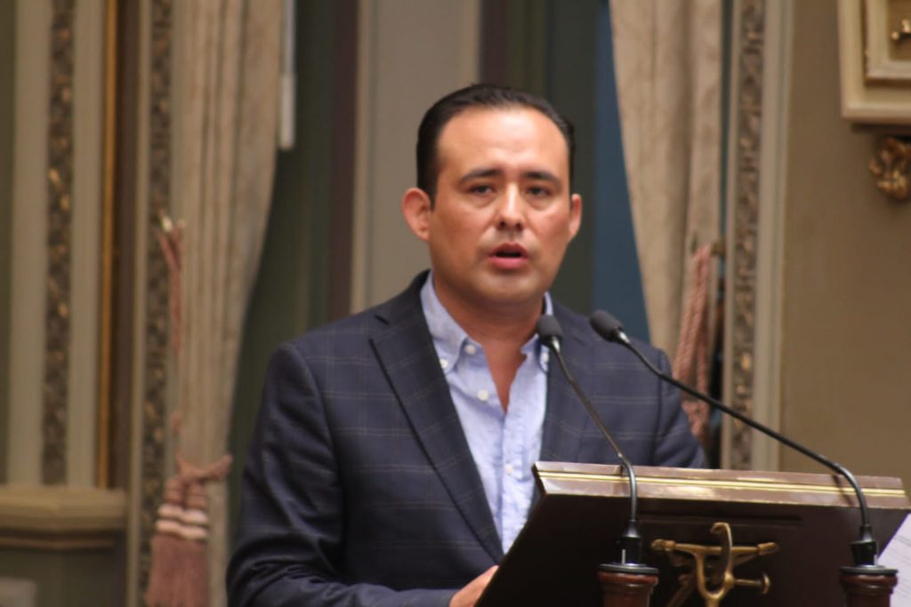 Dos o tres diputados morenistas podrían dejar sus cargos para buscar otras candidaturas, señaló Eduardo Castillo