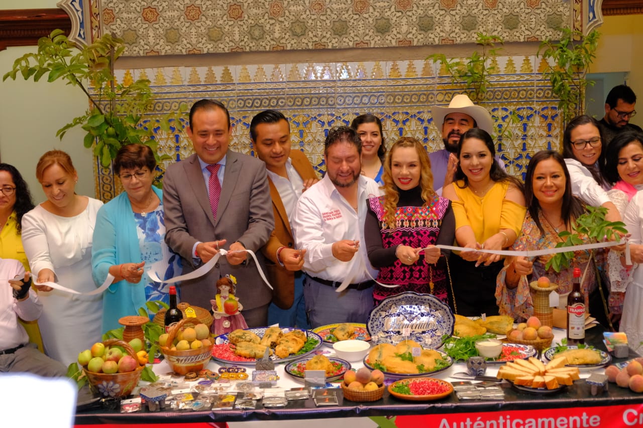 “Un éxito la presentación del XXII Festival al Internacional del Chile en Nogada en el Congreso del Estado de Puebla”