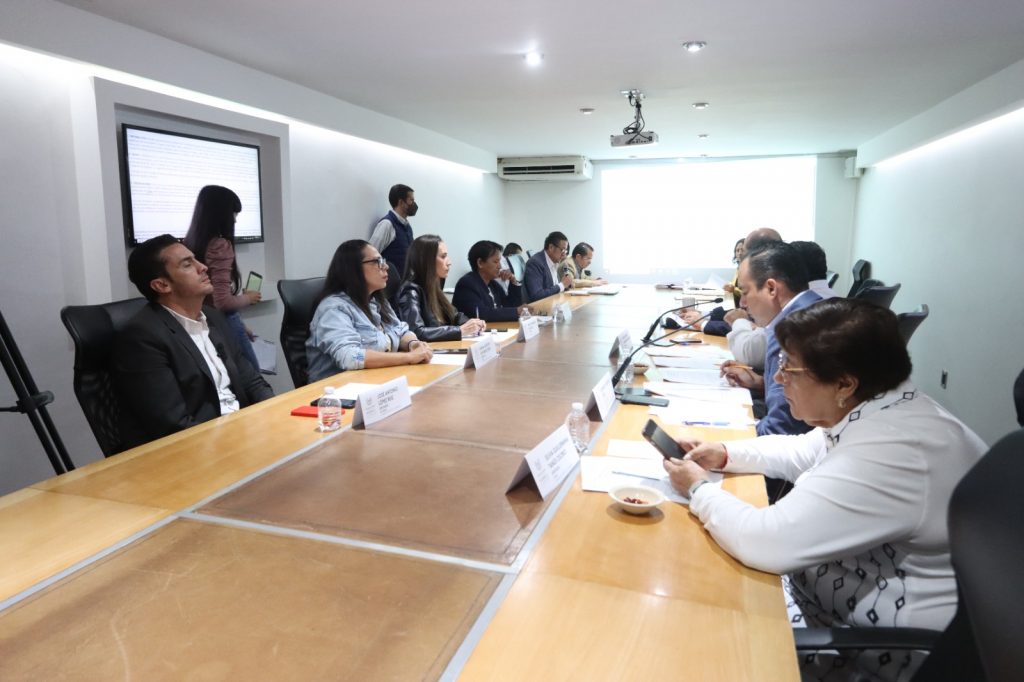 Comisiones avalan reformas para que adultos mayores administren de forma libre e informada sus recursos