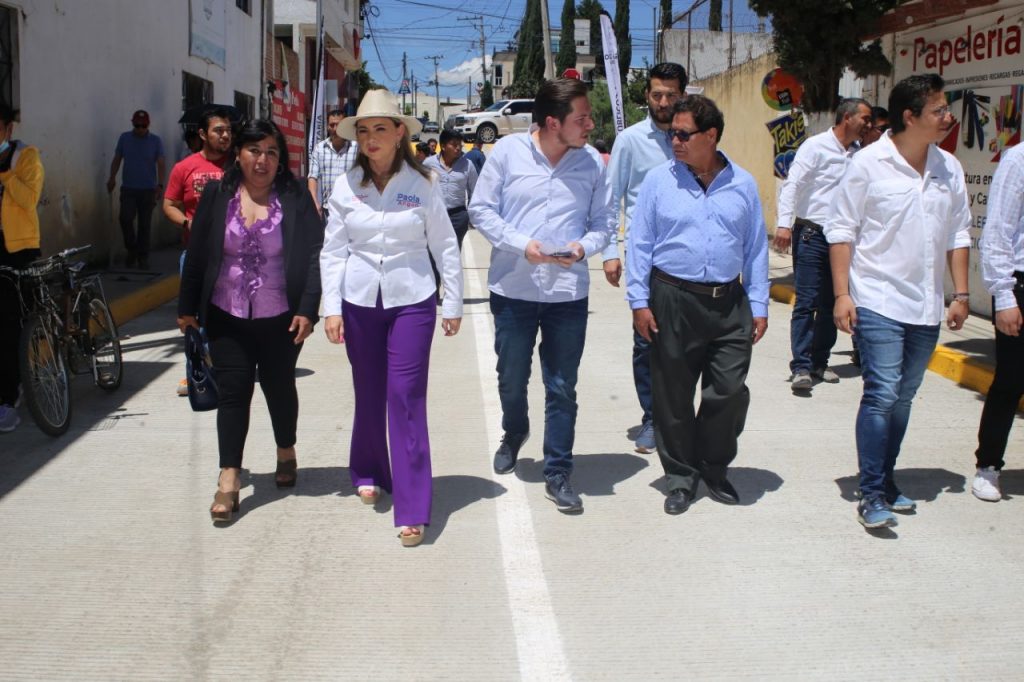 Paola Angon entrega pavimentación de Avenida 5 de Mayo, petición solicitada por casi 10 años