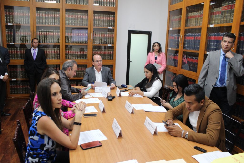 Aprueba Comisión de Presupuesto del Congreso respuesta a oficios municipales