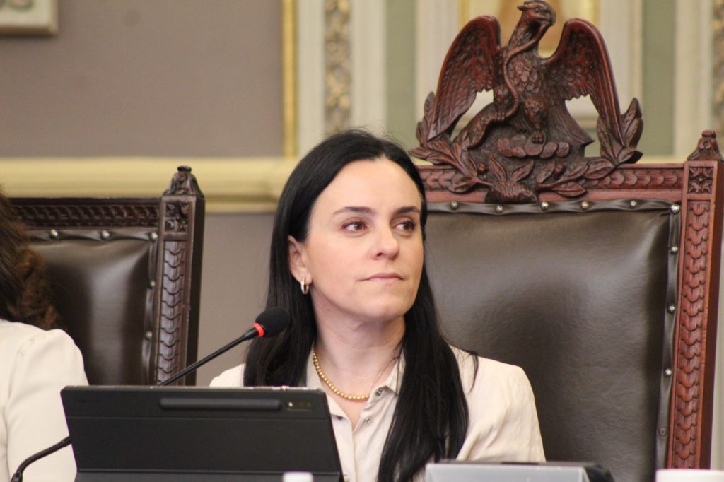 Recibe LXI Legislatura iniciativa para establecer periodo de descanso a mujeres que adopten