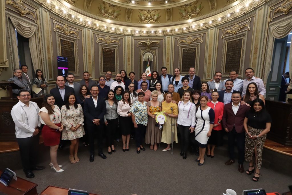 Presentan en el Congreso Iniciativas en materia de educación inclusiva e indígena, y en Derechos de los Pueblos y Comunidades Indígenas