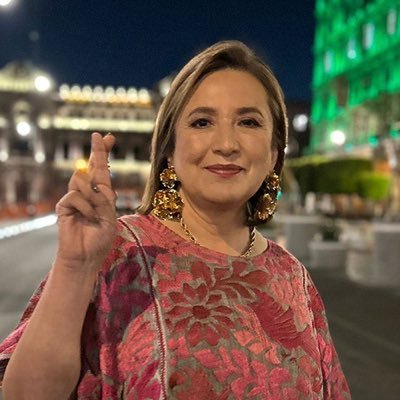 AMLO confía en ganar apuesta sobre quién será candidata de oposición para 2024