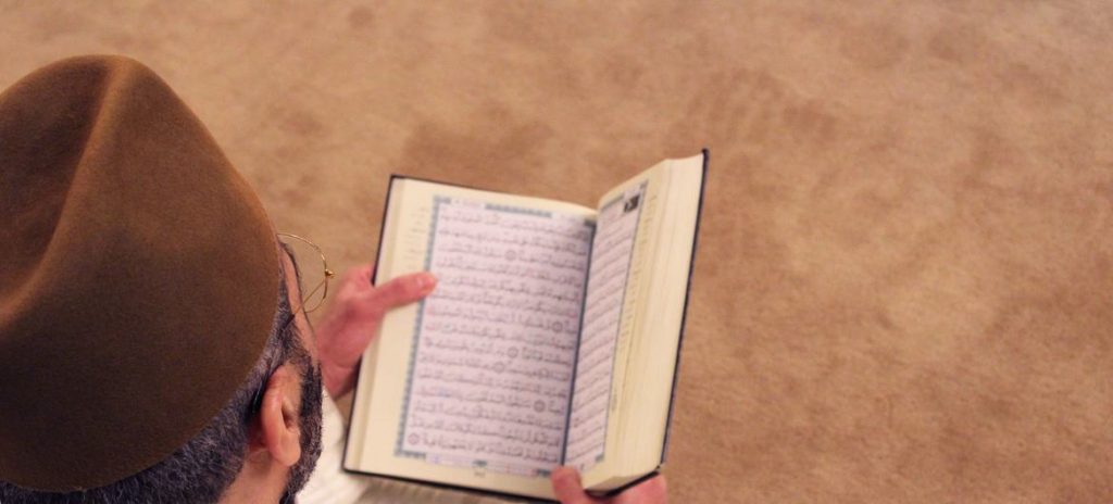 La destrucción de los símbolos religiosos polariza sociedades, alerta el Alto Comisionado tras quemas del Corán