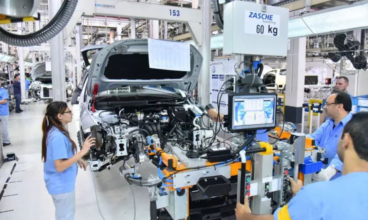 Volkswagen paraliza producción automotriz en Brasil