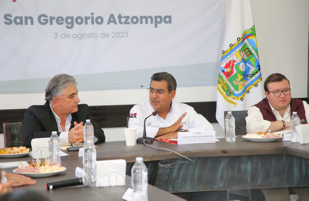 Gobernador encabezó reuniones con los ayuntamientos de Atzompa y Tecuanipan
