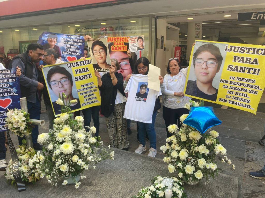 Video desde Puebla: Madre de menor que falleció por caída de un árbol en la 5 de mayo solicitó su espacio de trabajo